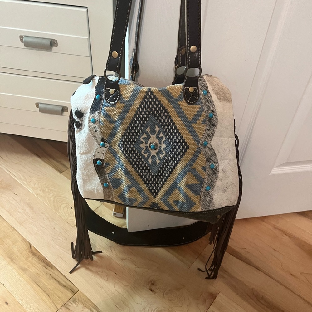 Myra bag